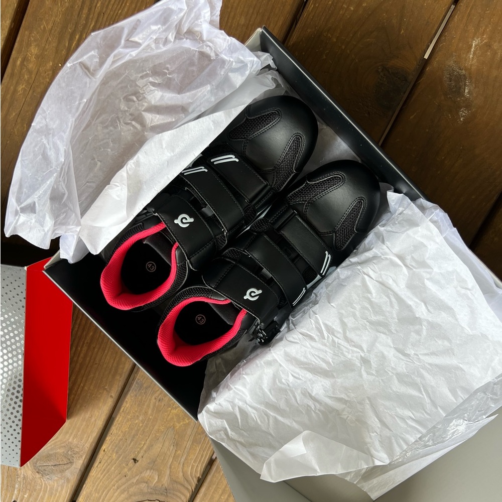 NWT Men’s Peloton Size 43 Cycling Shoes